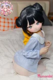 羊角社doll 141cm AAカップ ビニール製ヘッド+S-TPE製ボディ アニメ系ラブドール 黒髪ツイン団子ヘアラブドール 幼稚園コス 宣材写真は手描きメイク