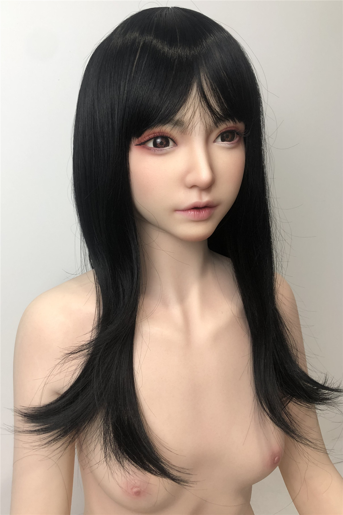 完成したドールの実物写真 Yearndoll ラブドール 最新作 151cm A cup Y205ヘッド 口開閉機能付き ダッチワイフ シリコン製ヘッド  等身大セックス人形