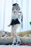 銀髪 絵里 85cm 正面全身 ミニスカート 二次元セックスドール 可愛い衣装スタイルの美少女