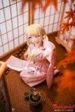 XYGO 結衣 ちびドール 貧乳ラブドール 紅葉に囲まれた姿 座りポーズ 和風