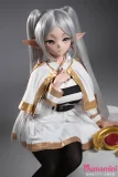 BCDOLL 146cm Cカップ N02A アニメ風ラブドール コスプレ フリーレン 正面上半身 座り姿