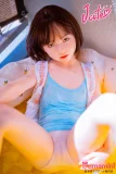 水遊びをしている美少女ダッチワイフ 色気ある姿勢 128cm
