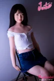 座りポーズのリアルドール 貧乳スタイル Jcute