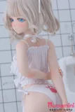 後ろ向きポーズ 側面アピール 小柄ボディのダッチワイフ