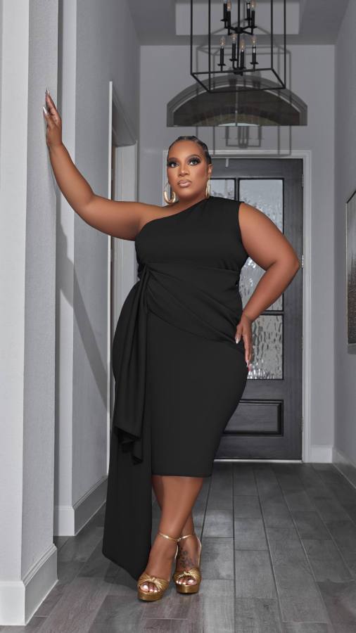 Plus Size Solid Sleeveless Oblique Shoulder Dress MOF-8922