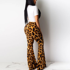 Plus Size Leopard Lips Print T Shirts And Flare Pants Two Piece Set SH-390491