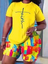 Plus Size Short Sleeve Print Casual Two Piece Shorts Set SH-390609