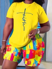 Plus Size Short Sleeve Print Casual Two Piece Shorts Set SH-390609