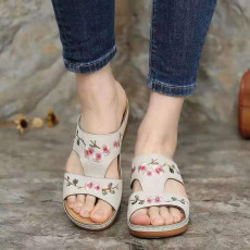 Embroidered Flower Slope Heel Thick Sandals GYUX-5522