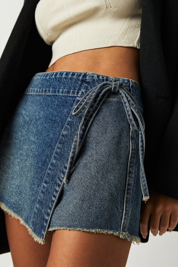 Fashion Frayed Denim Shorts GKNF-13970