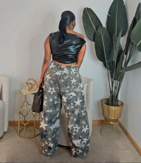Plus Size Washed Camouflage Star Print Ripped Jeans GYLN-8407