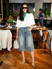 Plus Size Washed Floral Embroidered Seventh Jeans GYLN-0075