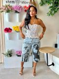Plus Size Character-Printed Cropped Jeans GYLN-9082