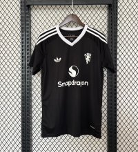 24/25 Man United Goalkeeper Black Jersey Fans Version 1:1 Quality