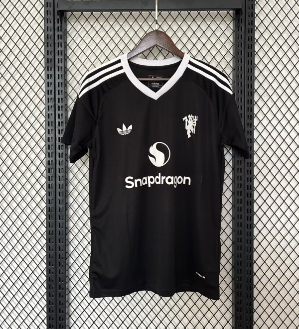 24/25 Man United Goalkeeper Black Jersey Fans Version 1:1 Quality