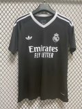 24/25 Real Madrid Goalkeeper Black Jersey Fan Version