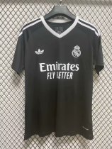 24/25 Real Madrid Goalkeeper Black Jersey Fan Version