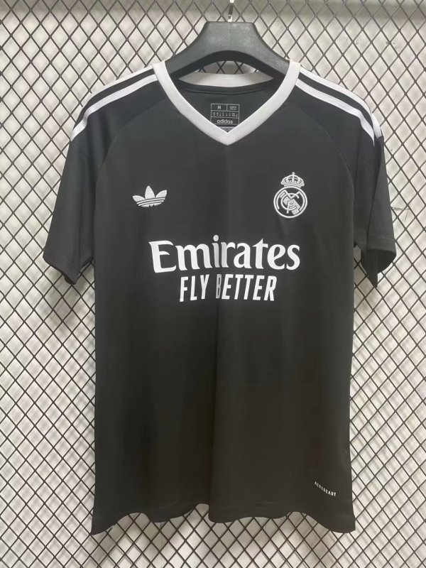 24/25 Real Madrid Goalkeeper Black Jersey Fan Version