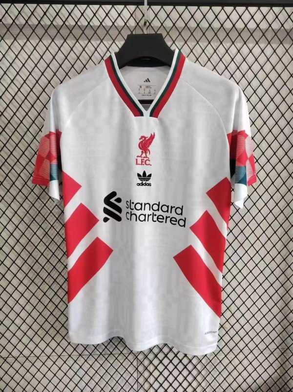 25/26 Liverpool Training Jersey Fans Version