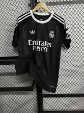 25/26 Real Madrid Goalkeeper Jersey 1:1 Quality Fan Version