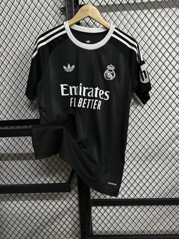 25/26 Real Madrid Goalkeeper Jersey 1:1 Quality Fan Version