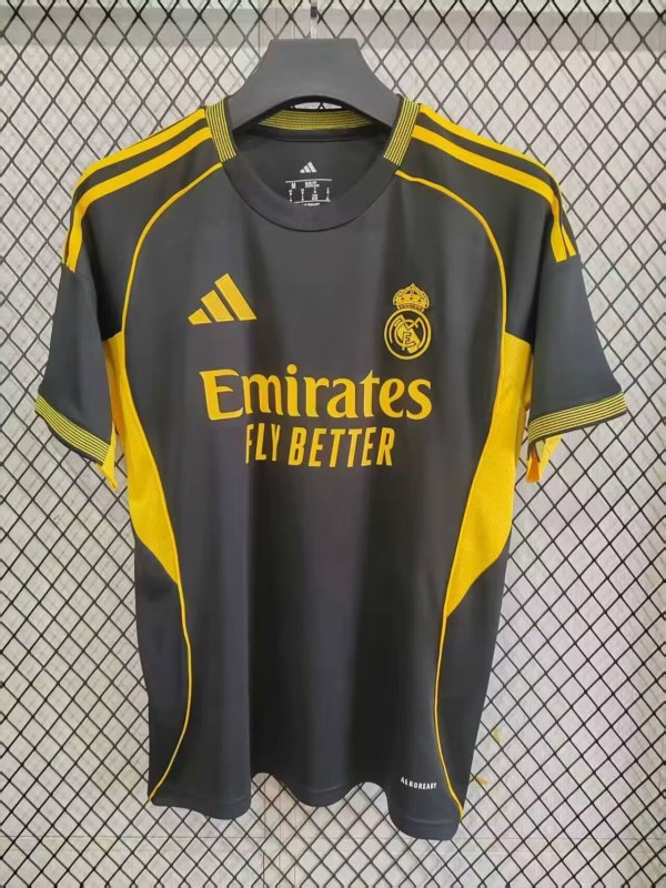 25/26 Real Madrid Black Training Jersey Fan Version
