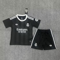 25/26 Real Madrid Goalkeeper Kids Jersey