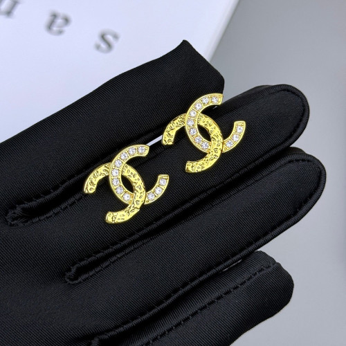 Women's Fashion Classic ear studs Dangle earrings Earwear Versatile Accessory