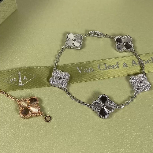 Women's Fashion Classic Bracelet Hand Decorative Bangle Versatile Accessory