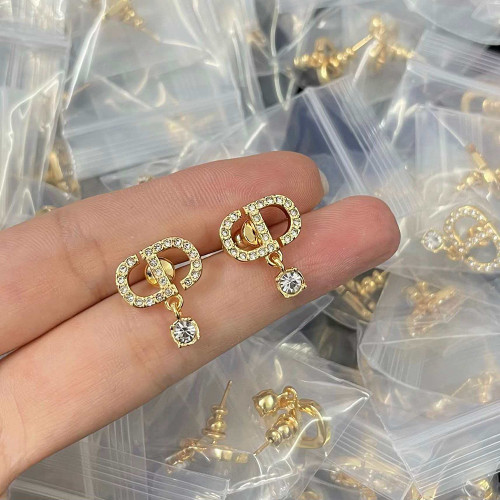 Women's Fashion Classic ear studs Dangle earrings Earwear Versatile Accessory