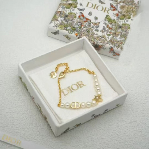 Women's Fashion Classic Bracelet Hand Decorative Bangle Versatile Accessory