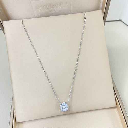 Women's Fashion Classic Pendant Necklace Versatile Accessory