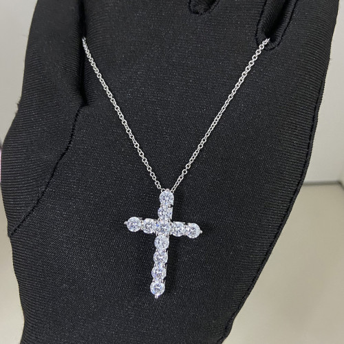 Women's Fashion Classic Cross Pendant Necklace Versatile Accessory